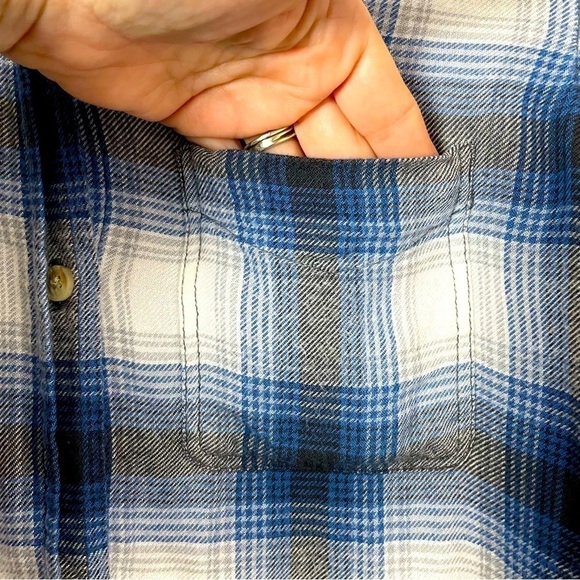 American Eagle Plaid Flannel Button-Down Shirt – Blue/Black/White, XS - Picture 4 of 10